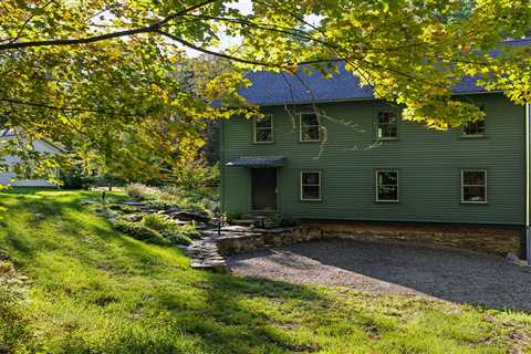 A Ramshackle Barn Is Reborn as a Chic Guesthouse - Hendricks Churchill