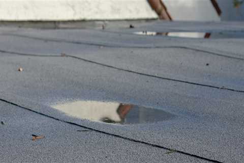 How many years does a flat roof last?