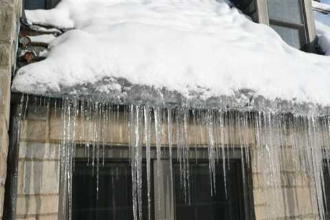 When do ice dams form?