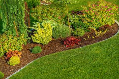 Front Yard Landscaping Ideas With Pine Straw: Excellent Material for Both Home and Business Owners