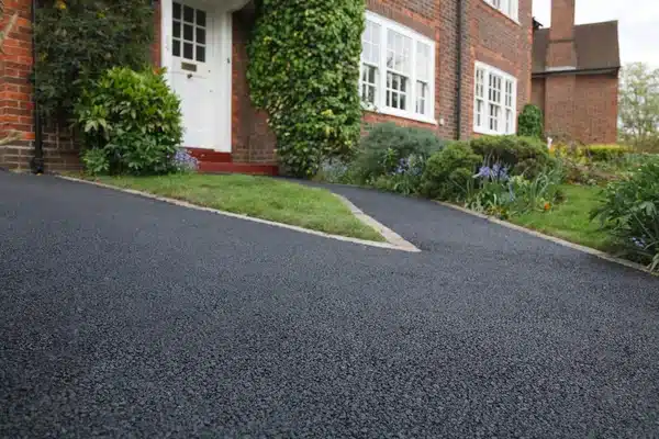 Asphalt: Ideal Pavement Solution for Property