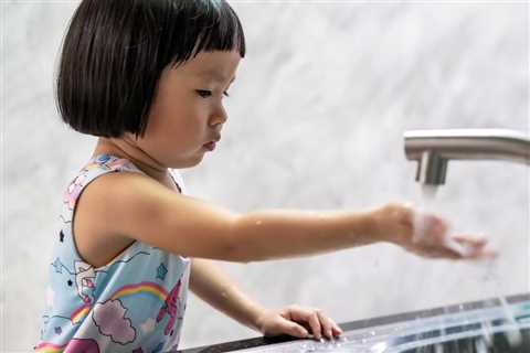 7 Reasons To Install a Touchless Faucet