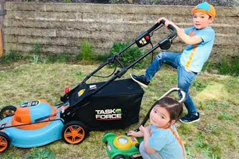 Blippi Dressed Kids | Custom Design Blippi Lawn Mower in Action