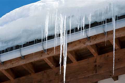 When do ice dams form?