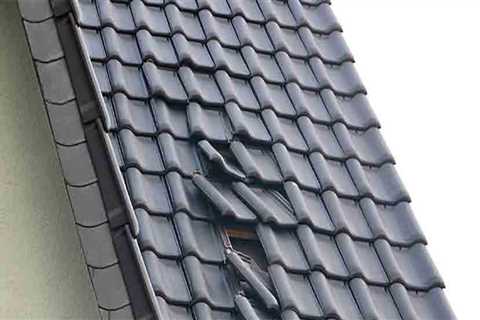 What do you call someone who fixes roofs?