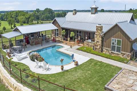 Expert Tips for Pool Maintenance in McGregor, TX