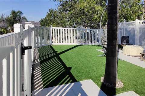 Fence Design Trends for 2024: What's Hot in the World of Fencing