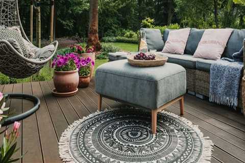 Creating a Cozy Outdoor Lounge Area