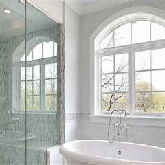 Walk-in Showers vs. Traditional Tubs: Which is Best for Your Bathroom Remodel?