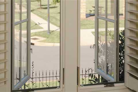 Presale Home Renovations: Why Retractable Screens Are A Must-Have Feature For Winter Park Buyers